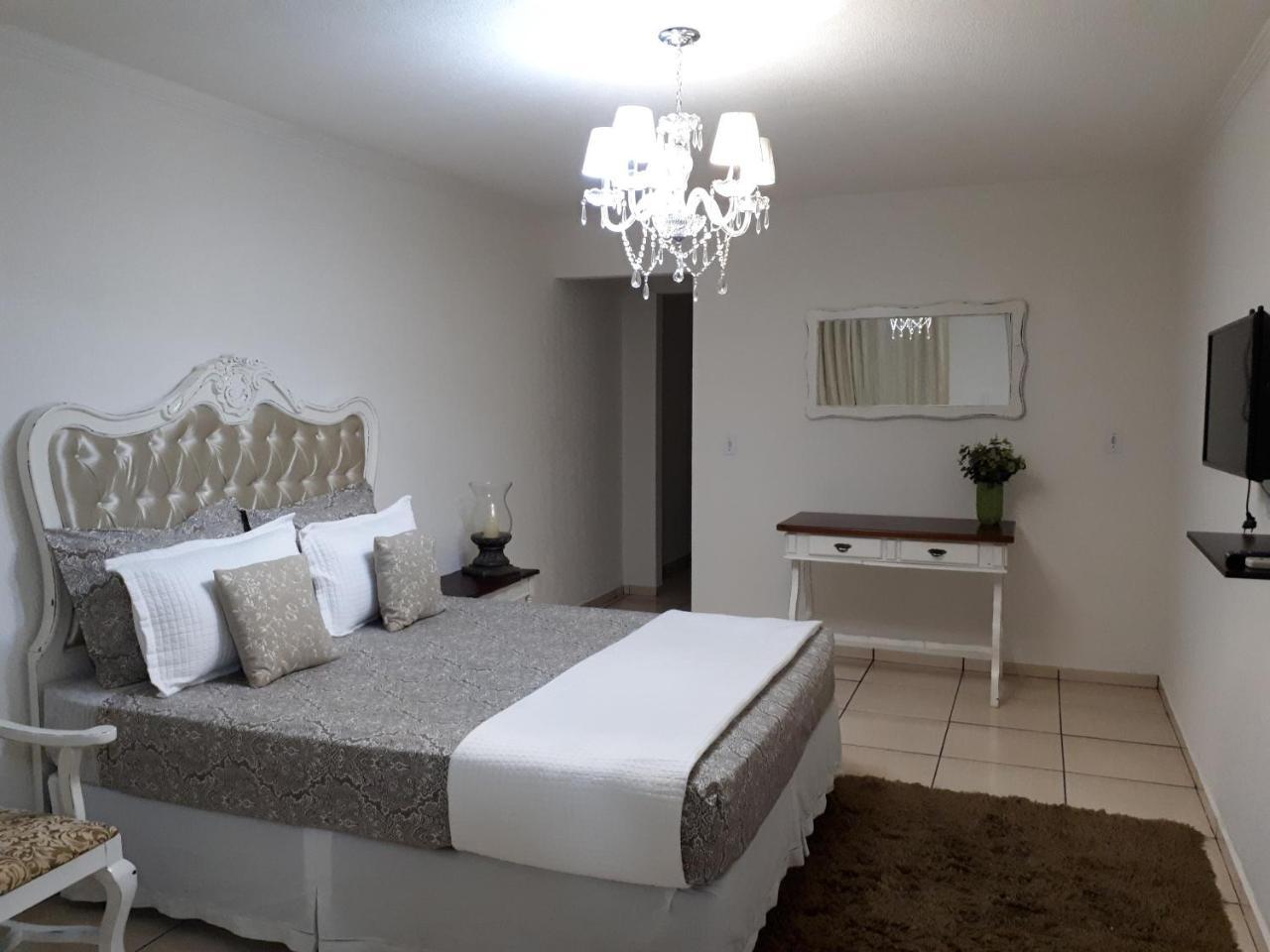 Pousada Cris Garden Bed&Breakfast Φοζ ντο Ιγκουασού Εξωτερικό φωτογραφία